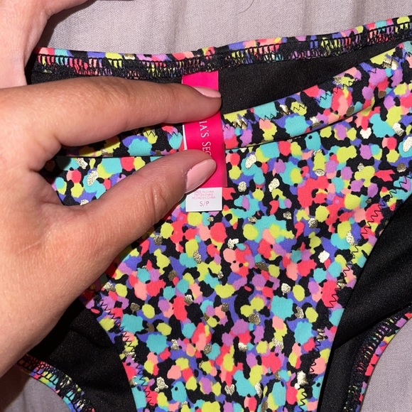 VS SET - Picture 4 of 4